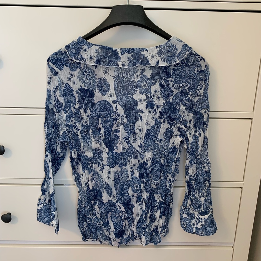 BLEU BUTTON UP BLOUSE - Picture 3 of 3